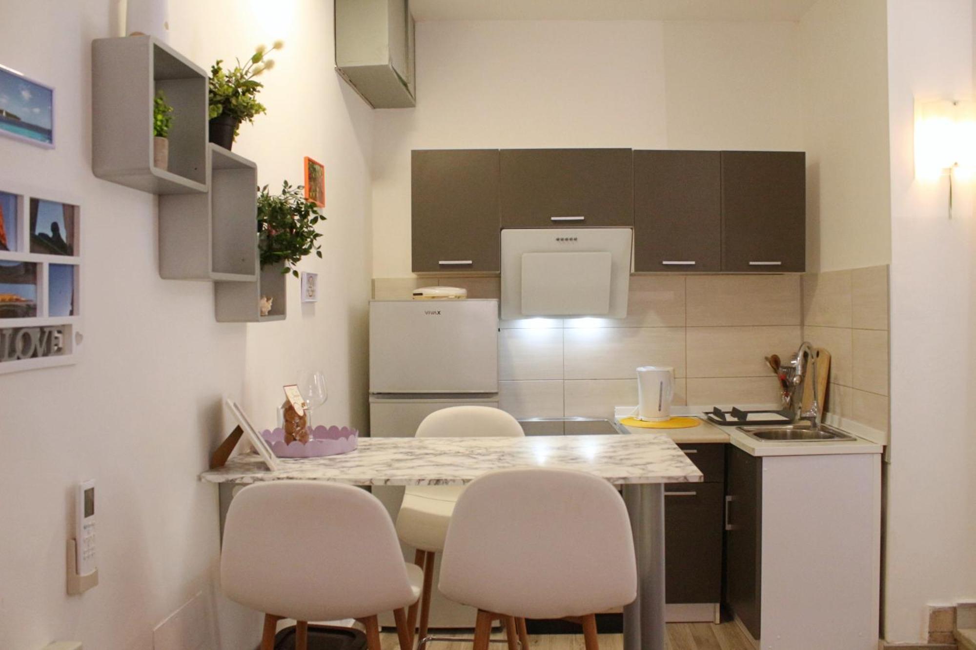 Klarisa City Center Apartment With Terrace Split Exterior photo